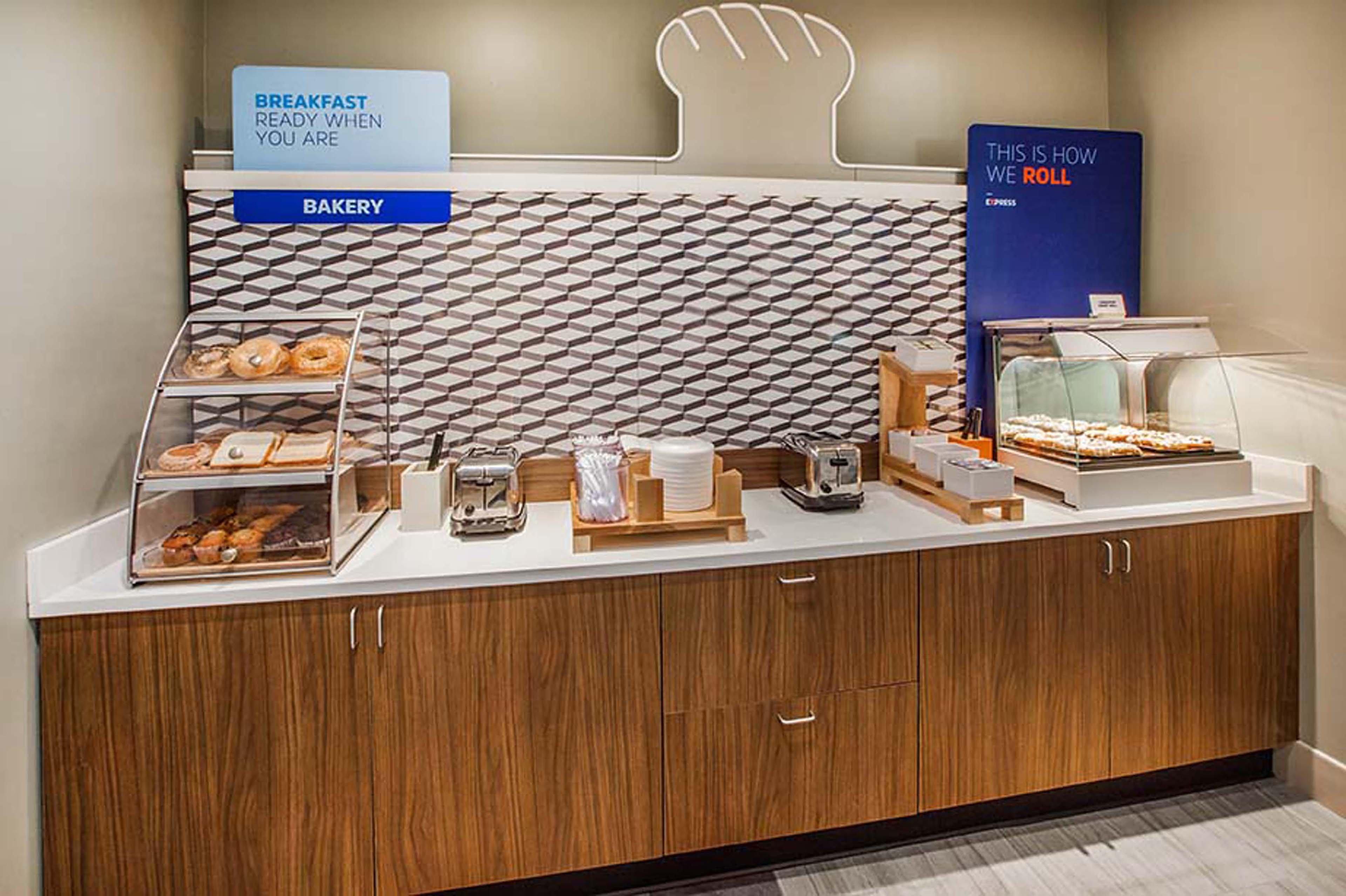 Holiday Inn Express Hotel & Suites Circleville By Ihg Esterno foto