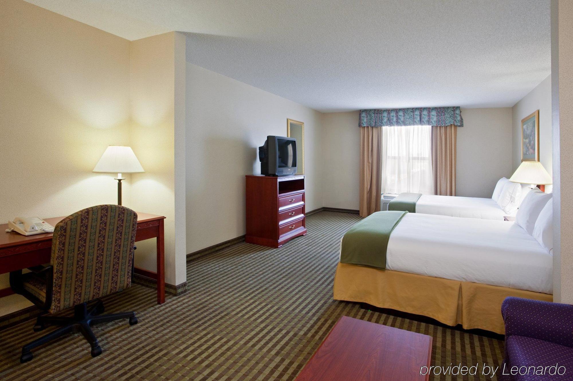 Holiday Inn Express Hotel & Suites Circleville By Ihg Esterno foto