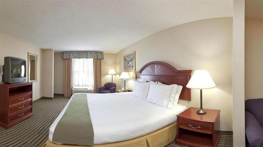Holiday Inn Express Hotel & Suites Circleville By Ihg Esterno foto