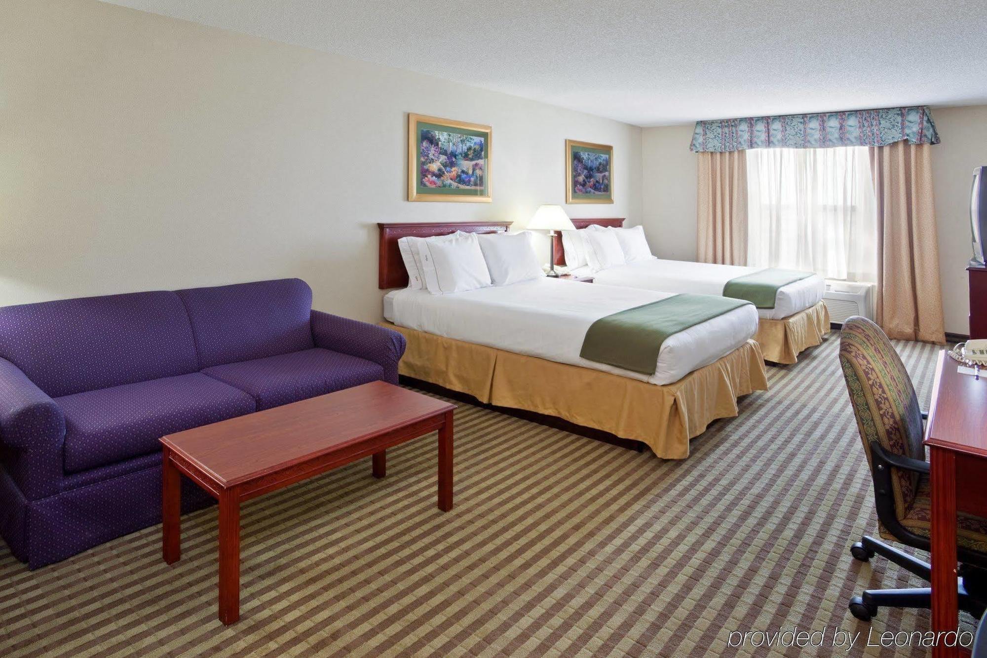 Holiday Inn Express Hotel & Suites Circleville By Ihg Esterno foto