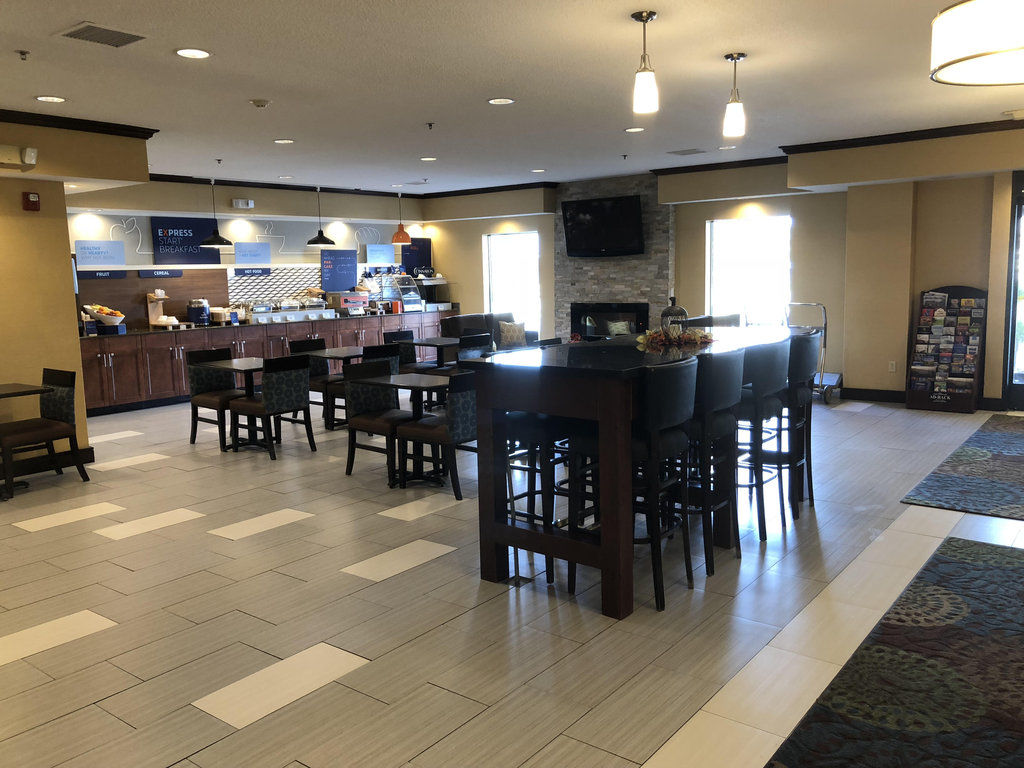 Holiday Inn Express Hotel & Suites Circleville By Ihg Esterno foto